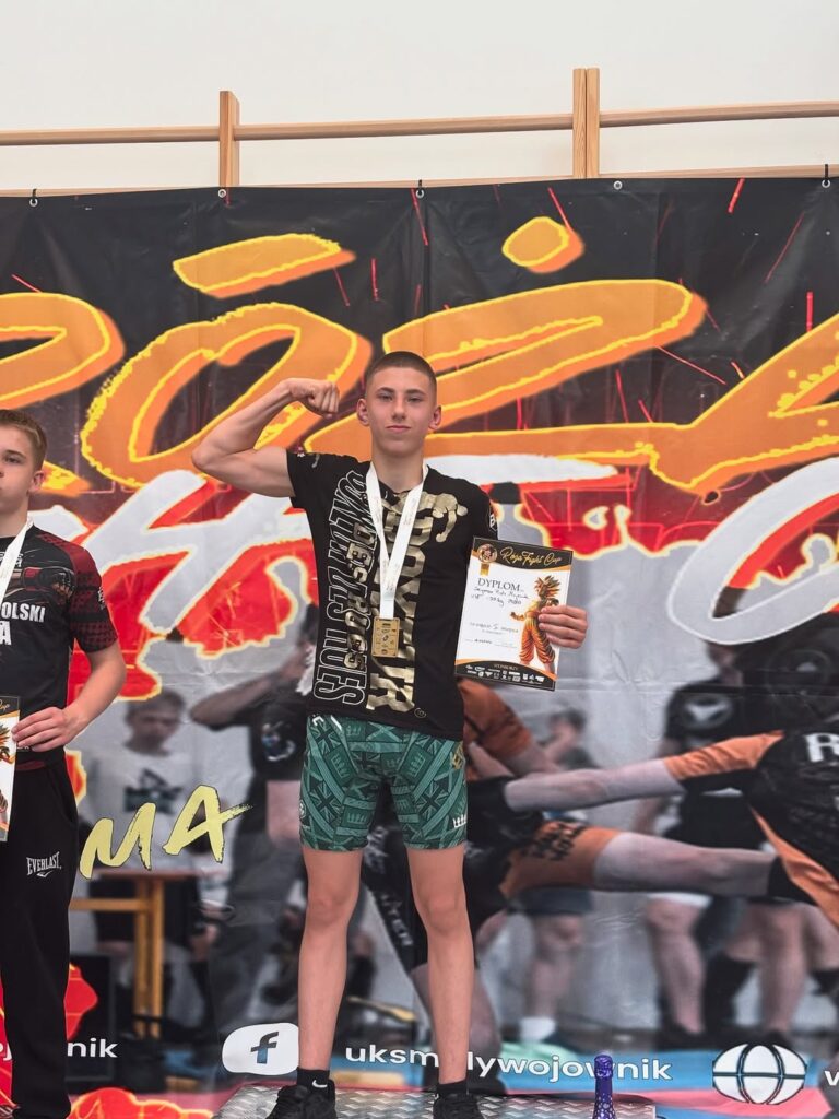 Szymon Majewski - zawodnik Monsters Warszawa - 1 miejsce w zawodach Róża Fight Cup